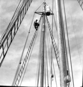 Image of Pete in rigging