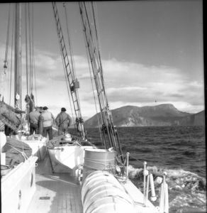 Image of Leaving Bay of Islands, crew in bow