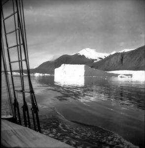 Image: Umanak Fjord iceberg