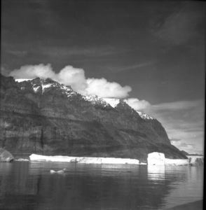 Image of Mountain, small icebergs, Umanak Fjord
