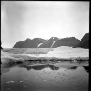 Image: Mountains and ice, Umiamako