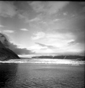 Image: Mountains and ice, Umiamako