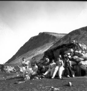 Image: Eskimo [Inuit] family and igloo [iglu], Meteorite Is., Savigsuit
