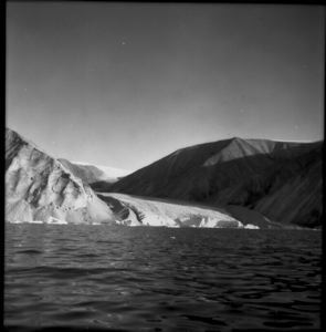 Image: Lateral moraine, Fitz Clarence