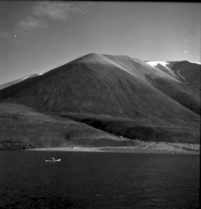 Image: Sterile mountain, kayak, Inglefield Fjord