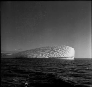Image: Fluted iceberg, Thule