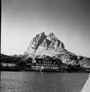 Image of Umanak mountain and town, Umanak Fjord