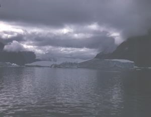 Image: Icebergs and cloud effect