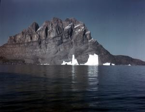 Image of Iceberg and mountain.
