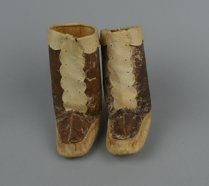 Image: Child's kamiit [boots]