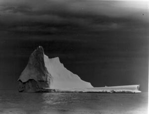 Image: Iceberg near Ramah