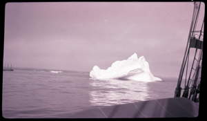 Image: Iceberg, Hebron