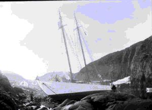 Image of The Bowdoin after she ran aground