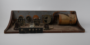 Image: Early radio, probably used on one of the first Schooner Bowdoin expeditions