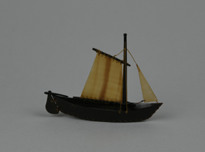 Image of Baleen Model Umiak [Oomiak] with Sails 