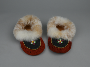 Image: Innu suede moccasins, beaded and lined with fur