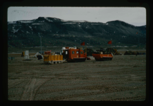 Image: Weasel vehicle group at Centrum Lake Base that originated on ice cap