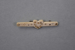 Image: Ivory hair clip, rectangular with heart shape and inlayed stones
