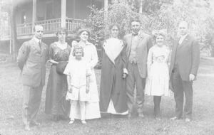 Image: Donald MacMillan, Fanny A., Miriam Look, Aunt Carry, Amy, Jerome, and Laura Look