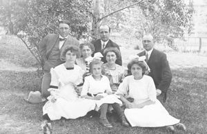 Image of Fanny A., Amy and Miriam Look, Aunt Carry, Laura Look, Jerome Look, Donald MacM