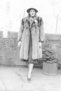 Image: Laura Look in fur coat