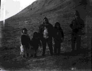 Image of Inuit women and children