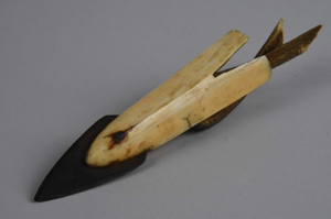 Image: harpoon head in ivory and iron