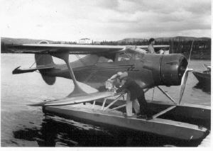 Image: Amphibious plane at dock