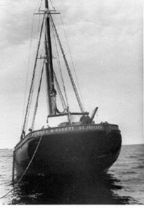 Image: Stern view of the CLUETT