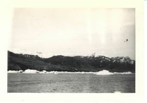 Image: Mountains and icebergs