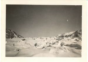 Image: Snow field and mountains