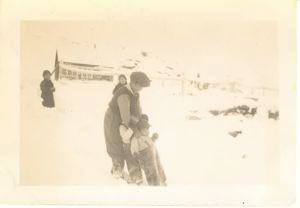 Image: Greenlandic children playing in snow