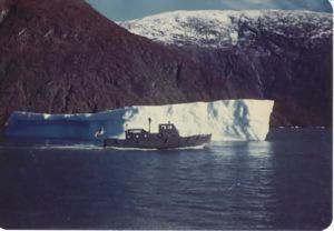 Image: Chris Craft Rescue 40', 65 MPR, by iceberg