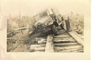 Image: Jeep off the road, seen from front
