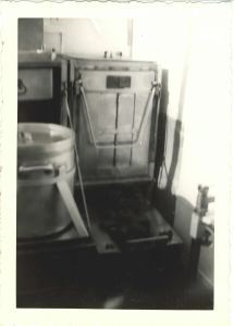 Image of Rolling kitchen equipment, detail