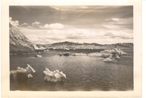 Image of Ice and shoreline