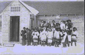 Image of School children and teachers, including Kate Hettasch