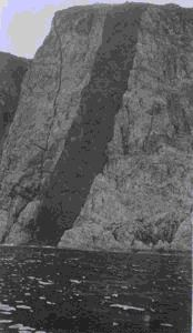 Image of A dike of basalt rock