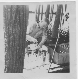 Image: Otto Schumacher washing organic phosphate bottles