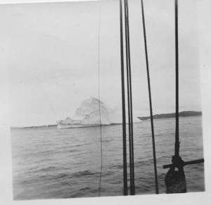 Image: Iceberg seen through rigging