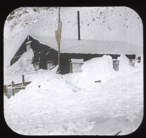 Image of Borup Lodge in winter 