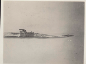 Image of Harpoon head of narwhal horn