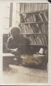 Image of [Peter Freuchen in his home?]