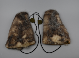 Image: Pair Alaskan fur mitts lined with woollen cloth
