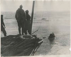 Image of Rescue of Bennie Roth after Great Ice Barrier wall collapsed