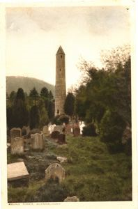 Image: Round Tower in churchyard