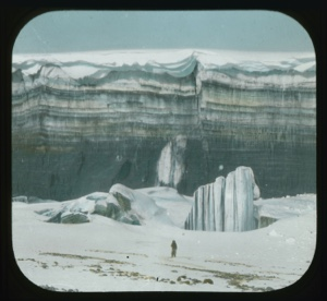 Image: Stratification in glacier