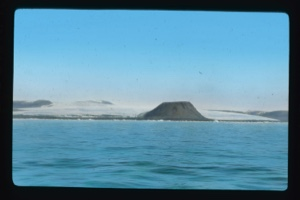 Image: Broad glacier behind Umanak