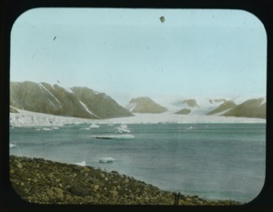 Image: Glaciers, ice floes, low hills