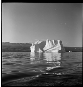 Image of Iceberg and BOWDOIN's wake